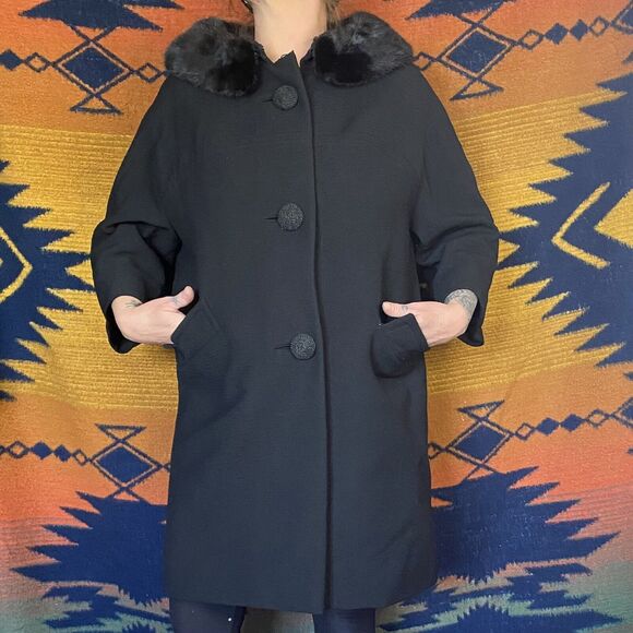 Vintage Saks Fifth Avenue Union Made 50s/60’s Coat Fur Collar. Size M/L. Superb
